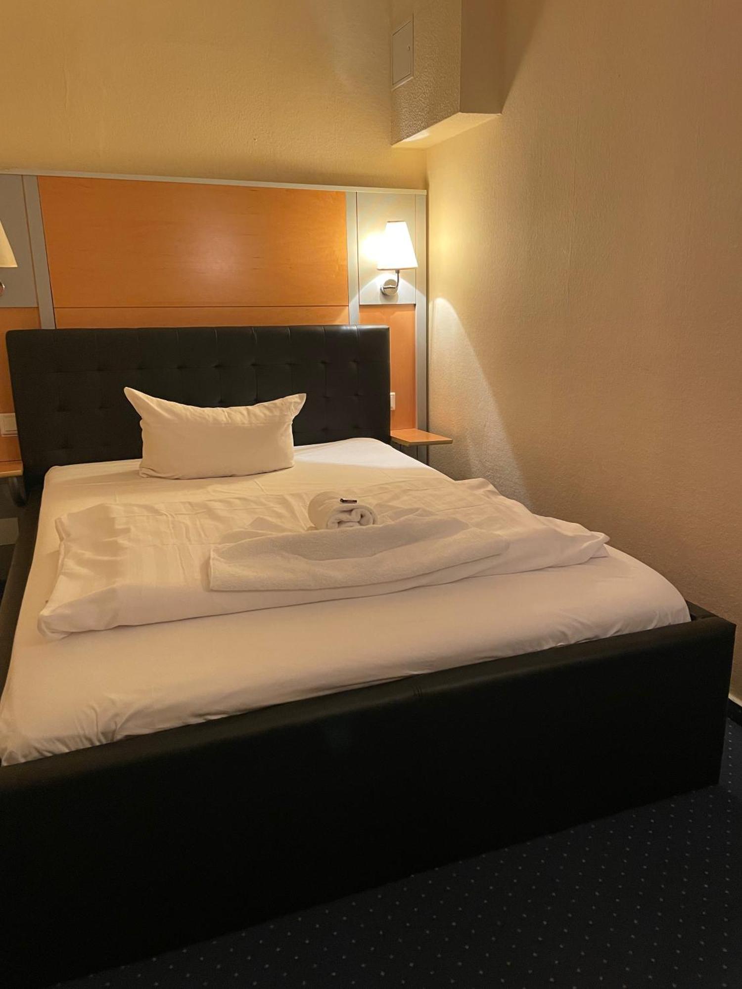 Hotel Zum Strand Rostock Exterior foto
