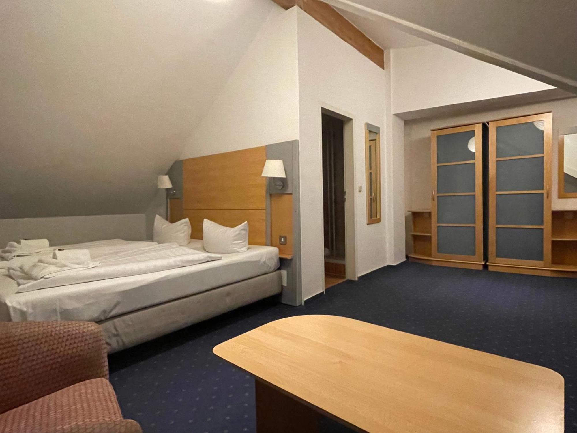 Hotel Zum Strand Rostock Exterior foto