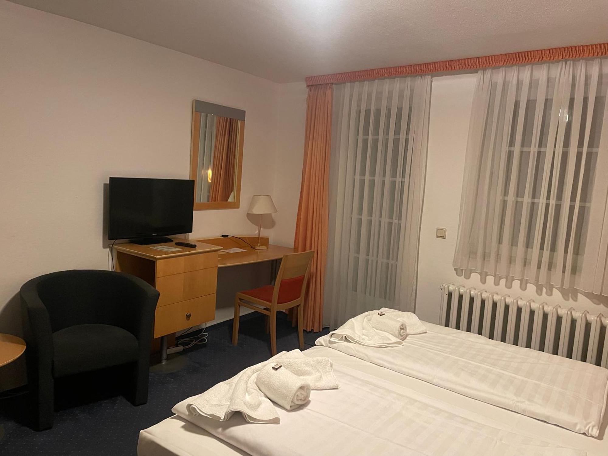 Hotel Zum Strand Rostock Exterior foto
